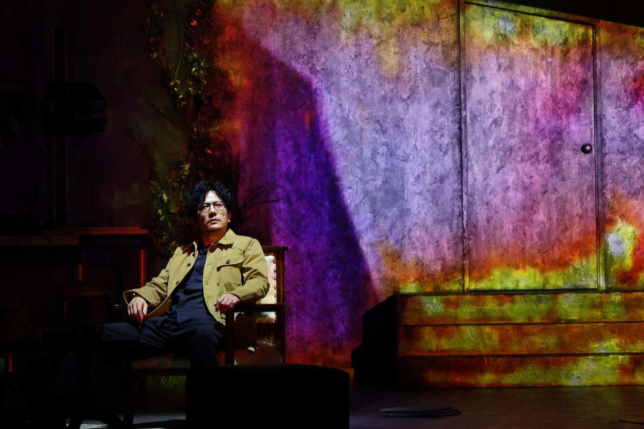 舞台「多重露光」で主人公の山田純九郎を演じる稲垣吾郎