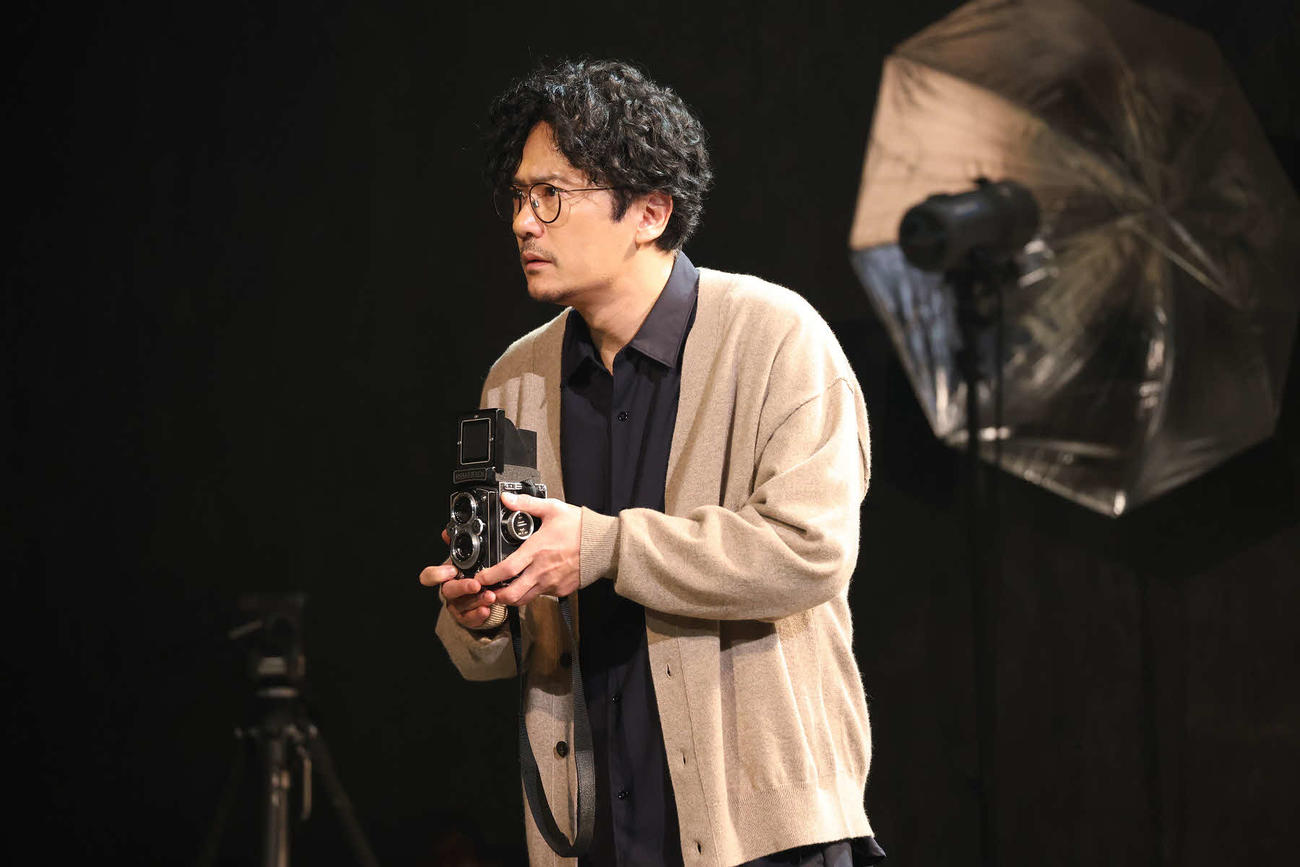 舞台「多重露光」で主人公の山田純九郎を演じる稲垣吾郎