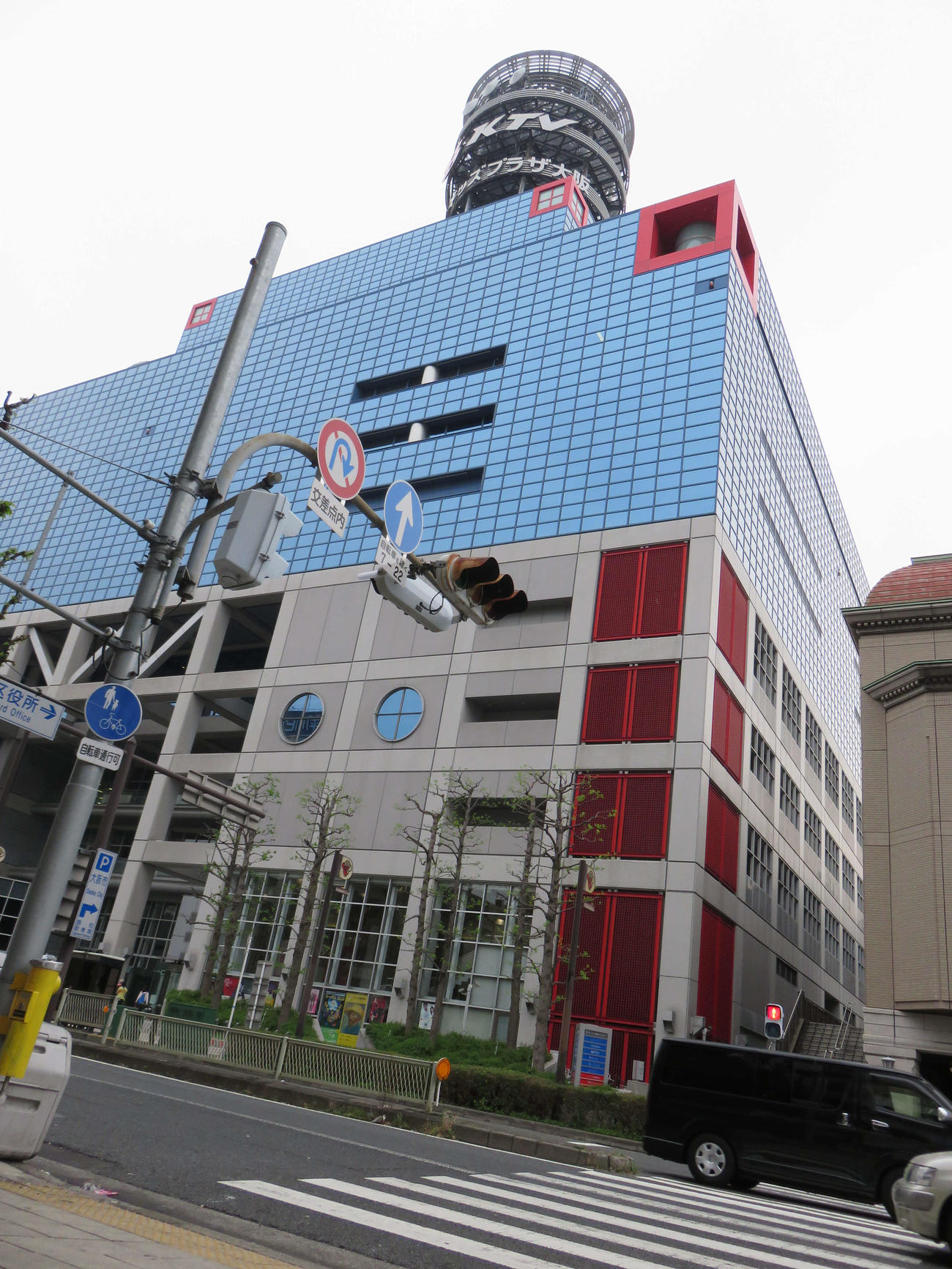大阪市にある関西テレビ本社