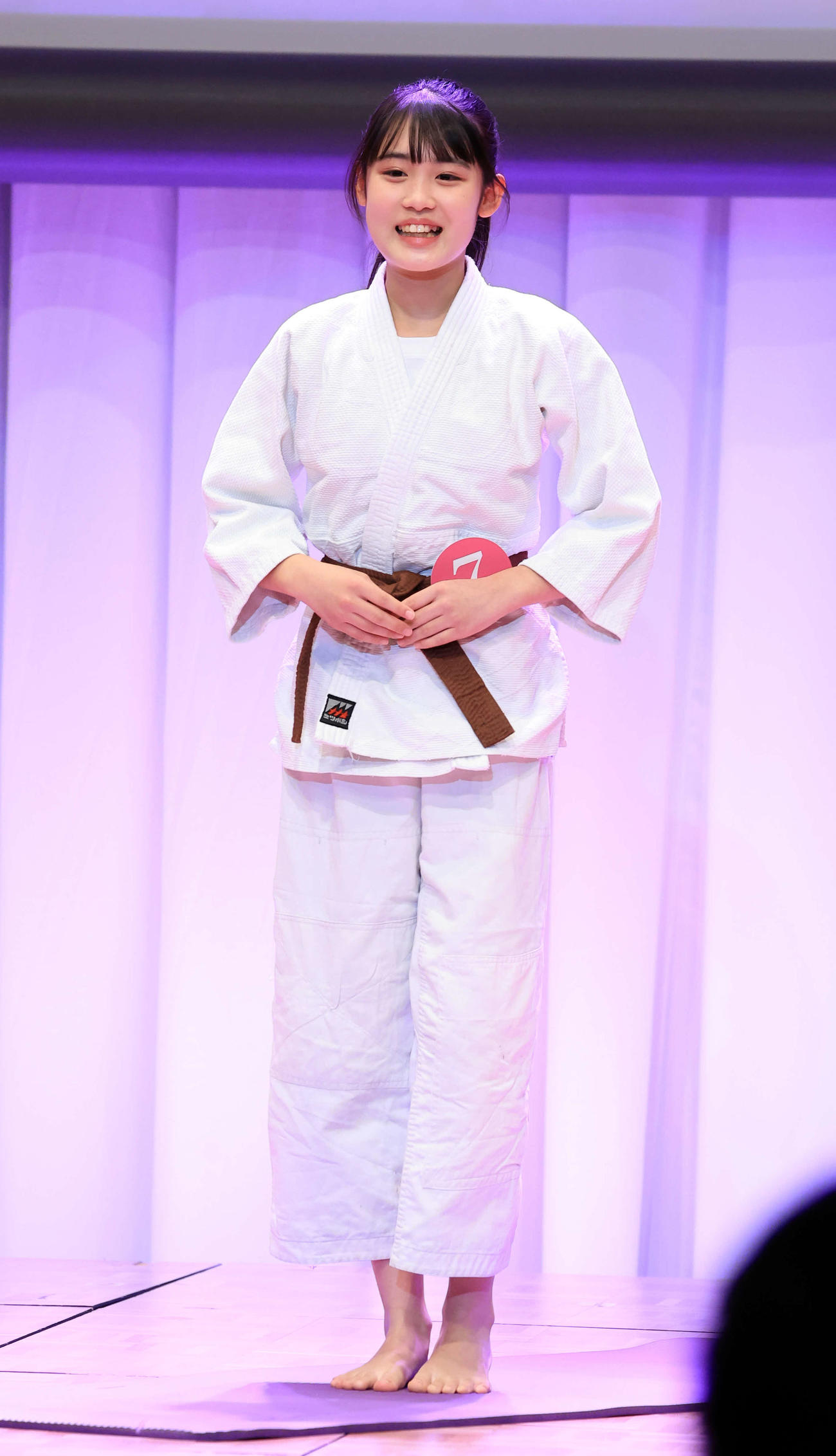 2024ミスティーンジャパン決勝大会で特技を披露する大平衣符夏さん（撮影・浅見桂子）