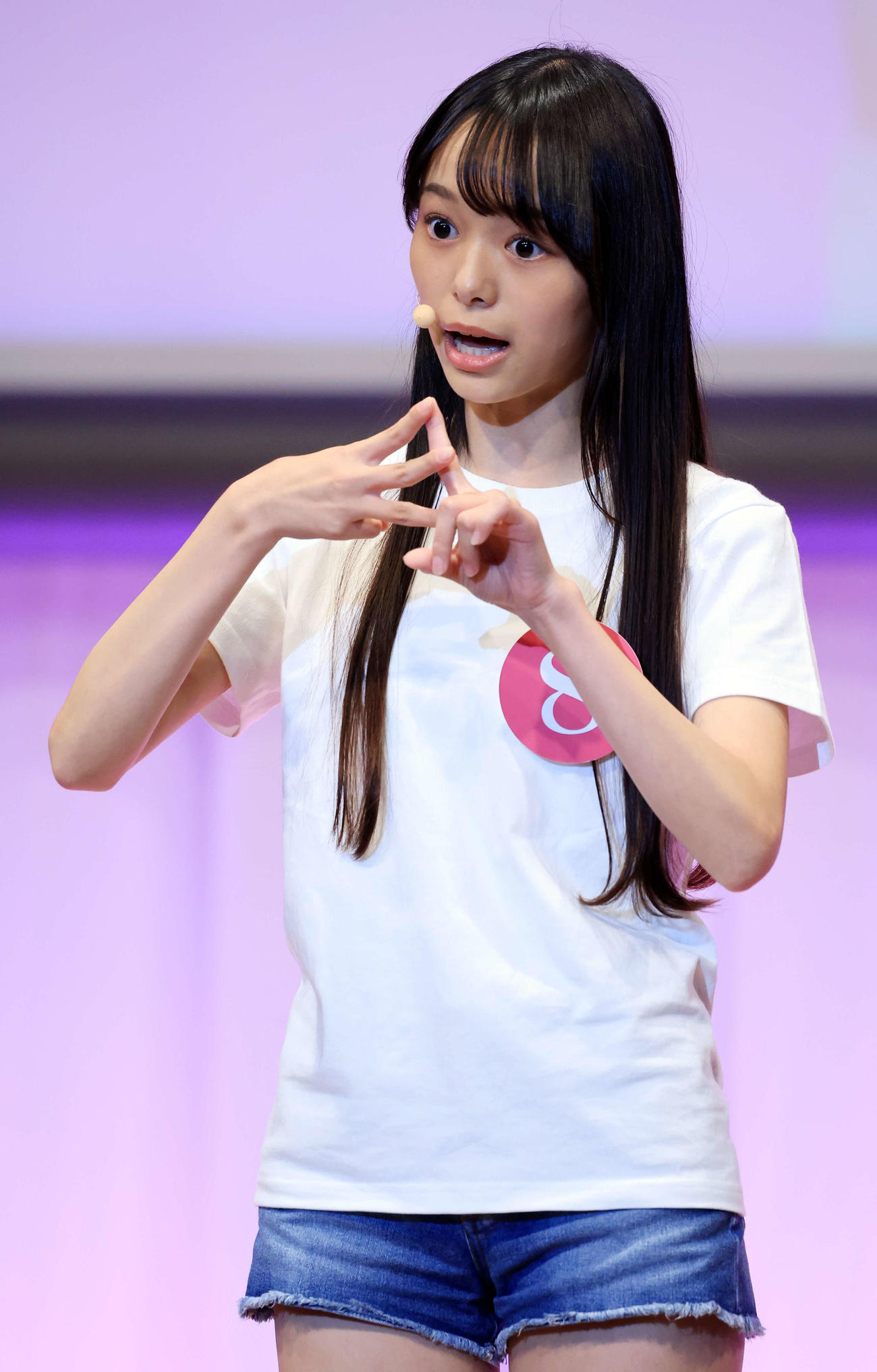 2024ミスティーンジャパン決勝大会で特技を披露する湯浅凜子さん（撮影・浅見桂子）