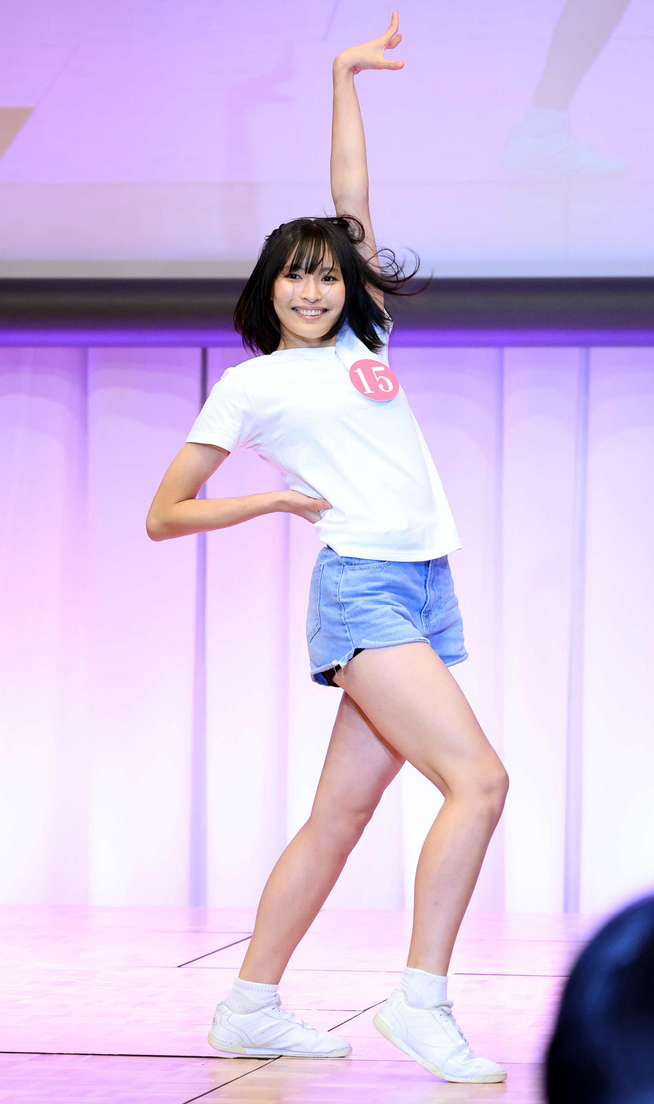 2024ミスティーンジャパン決勝大会で特技を披露する林里海さん（撮影・浅見桂子）