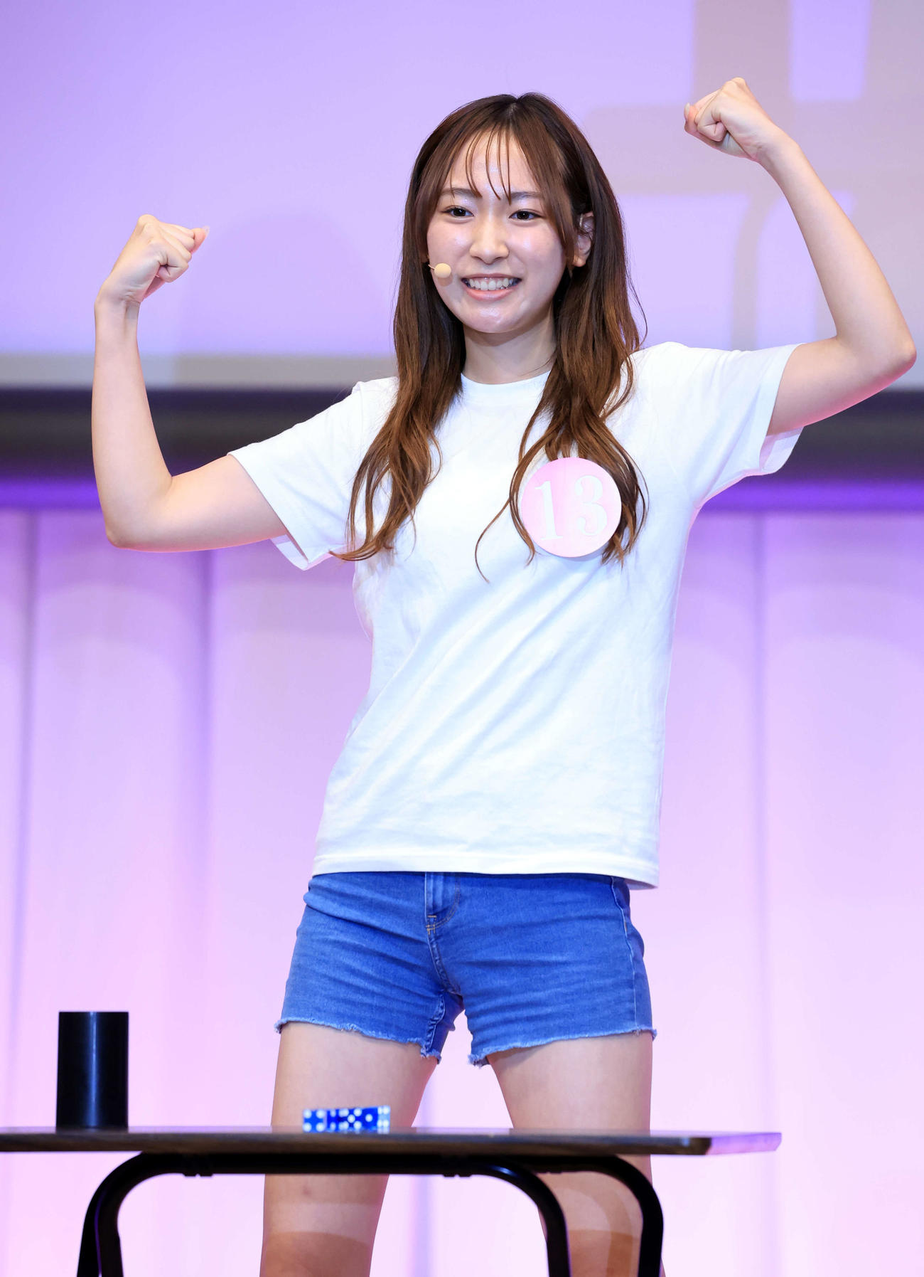 2024ミスティーンジャパン決勝大会で特技を披露する細川絹華さん（撮影・浅見桂子）