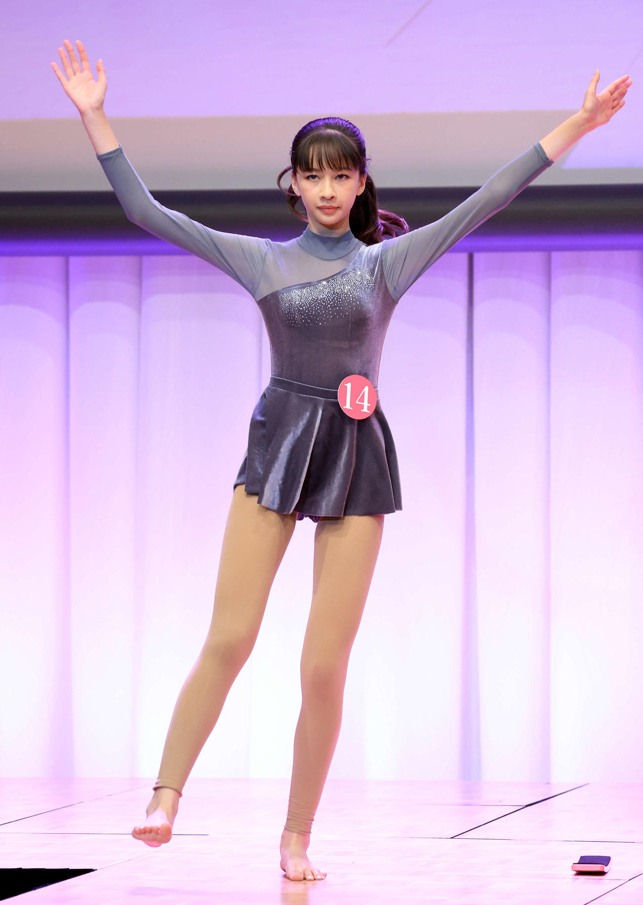 2024ミスティーンジャパン決勝大会で特技を披露するコバルチク花理愛さん（撮影・浅見桂子）