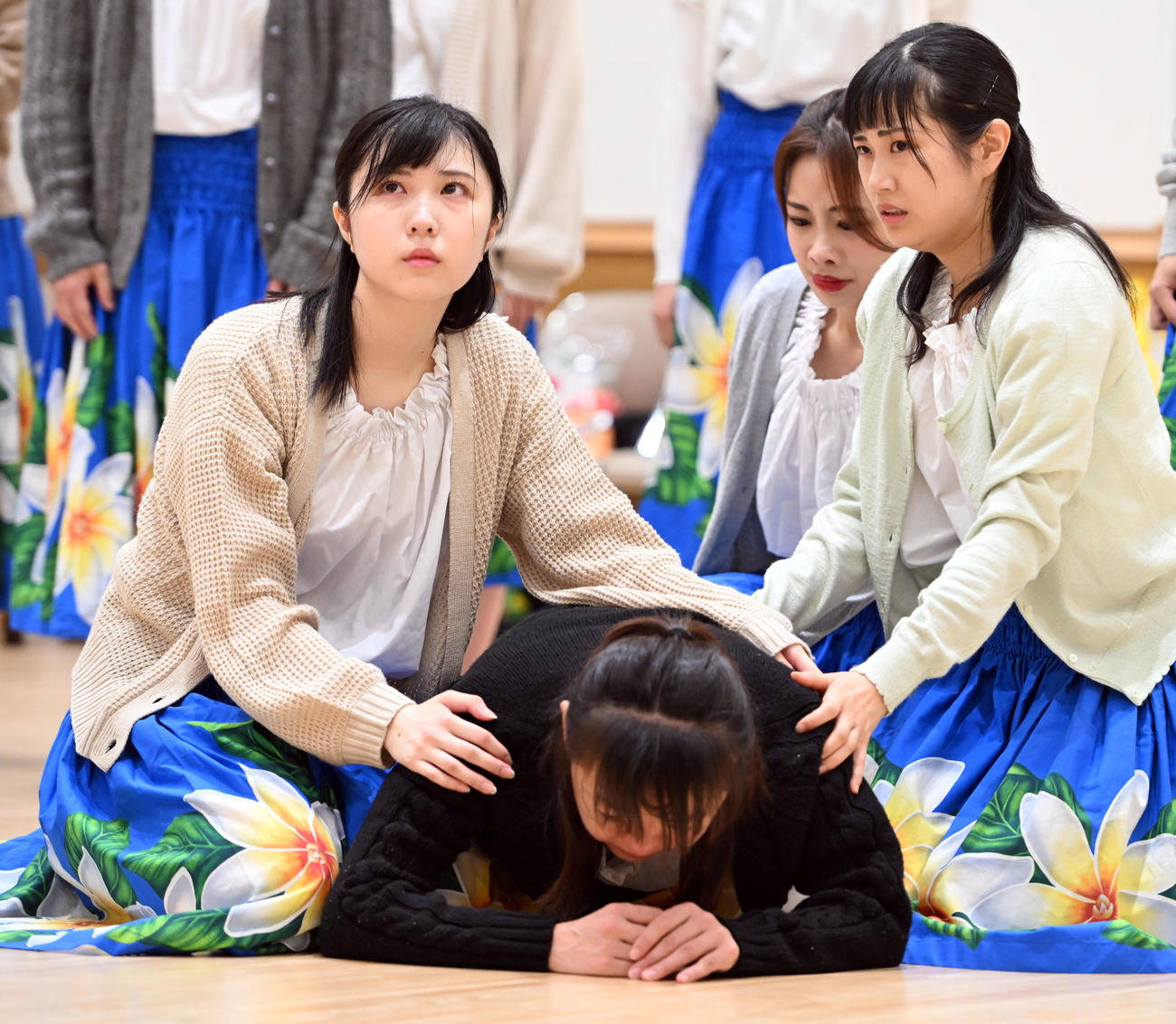 稽古に打ち込む中村守里（左）（撮影・たえ見朱実）