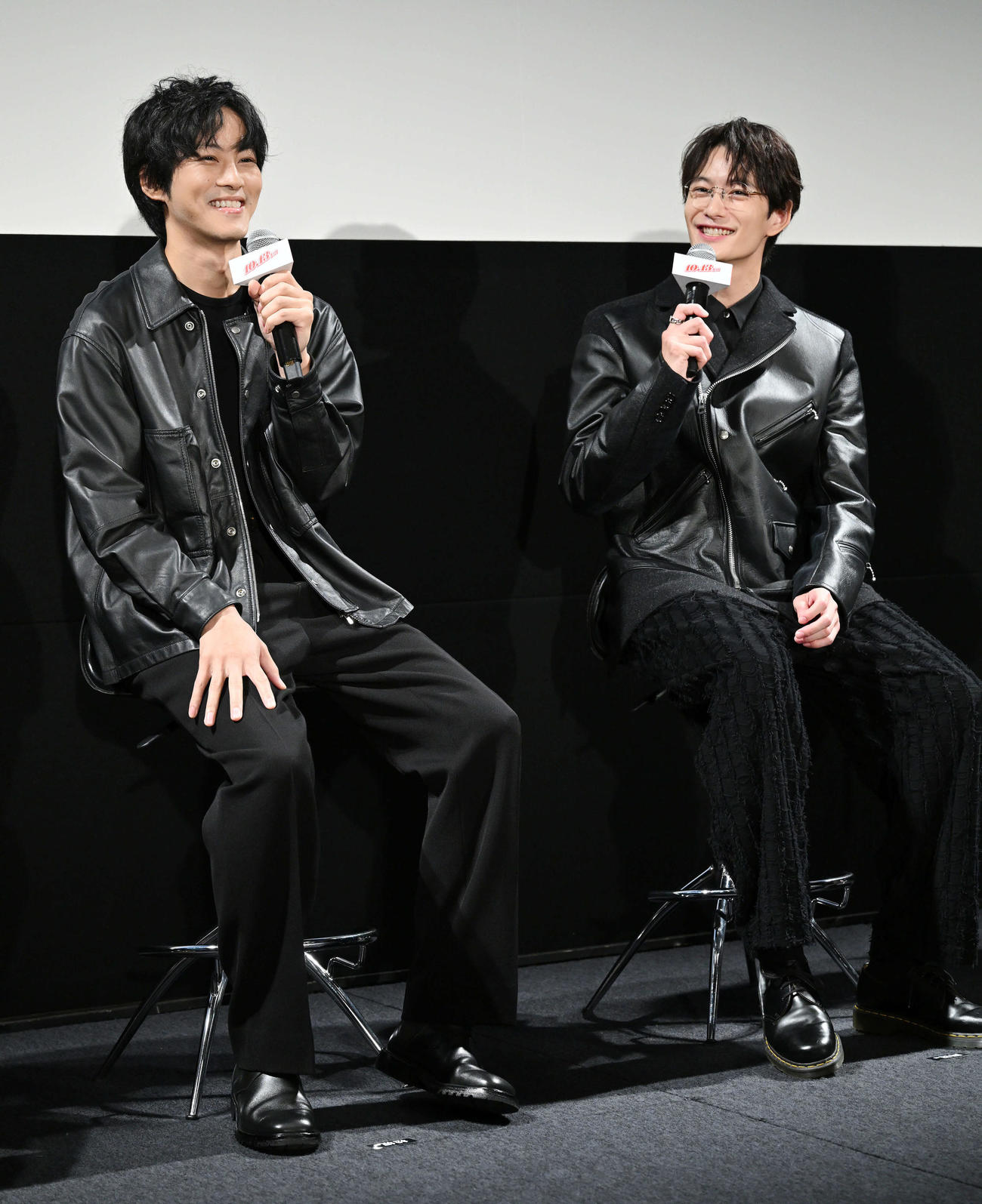 トークする岡田将生（右）と松坂桃李（撮影・滝沢徹郎）