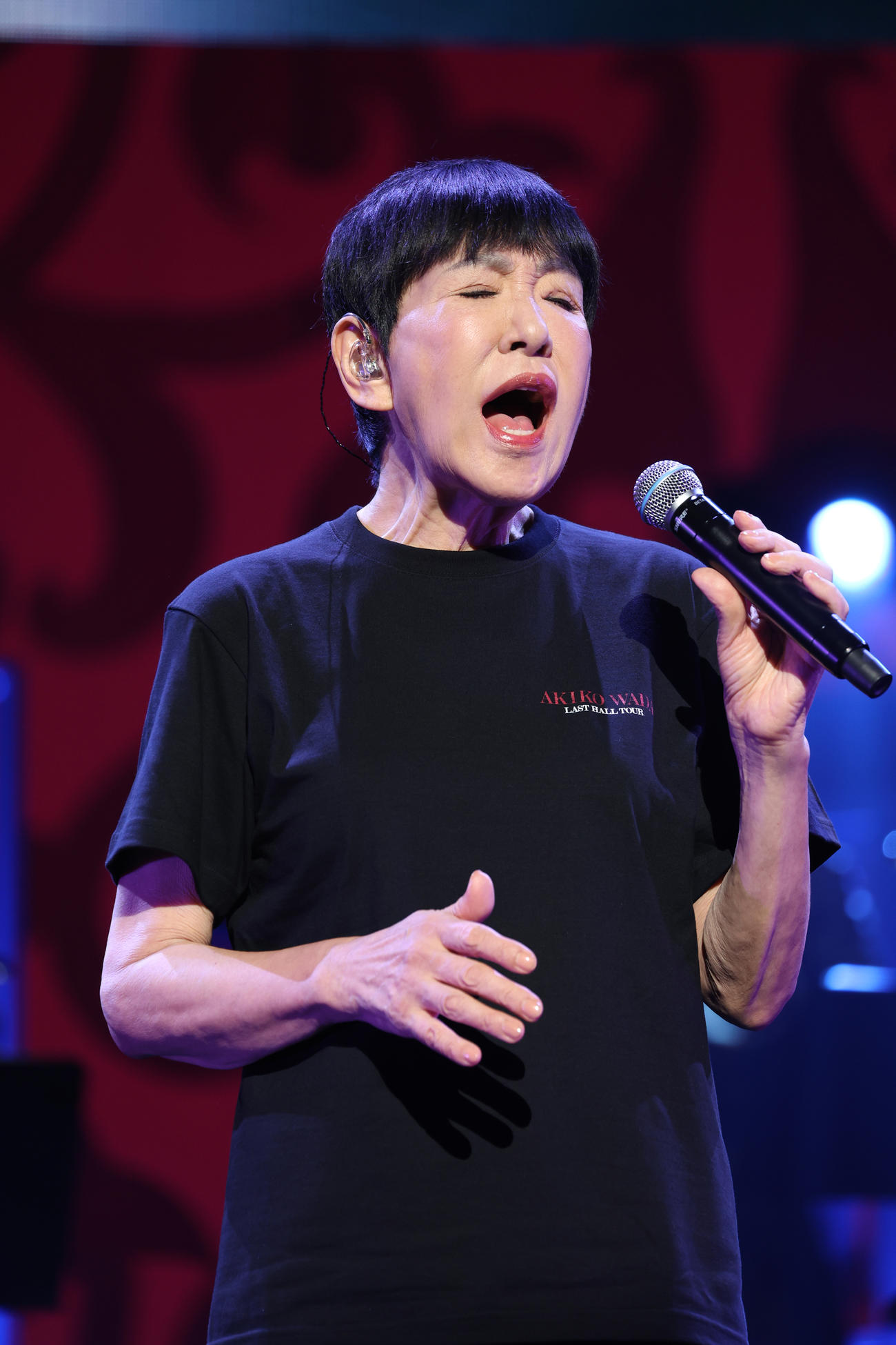 「AKIKO WADA LAST HALL TOUR」リハーサルを公開し熱唱する和田アキ子（撮影・中島郁夫）