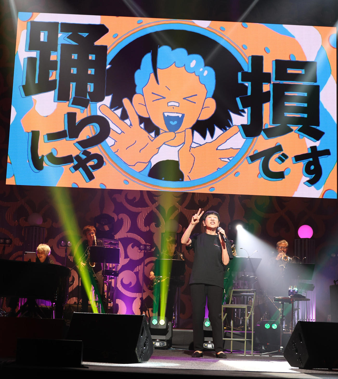 「AKIKO WADA LAST HALL TOUR」リハーサルを公開し熱唱する和田アキ子（撮影・中島郁夫）