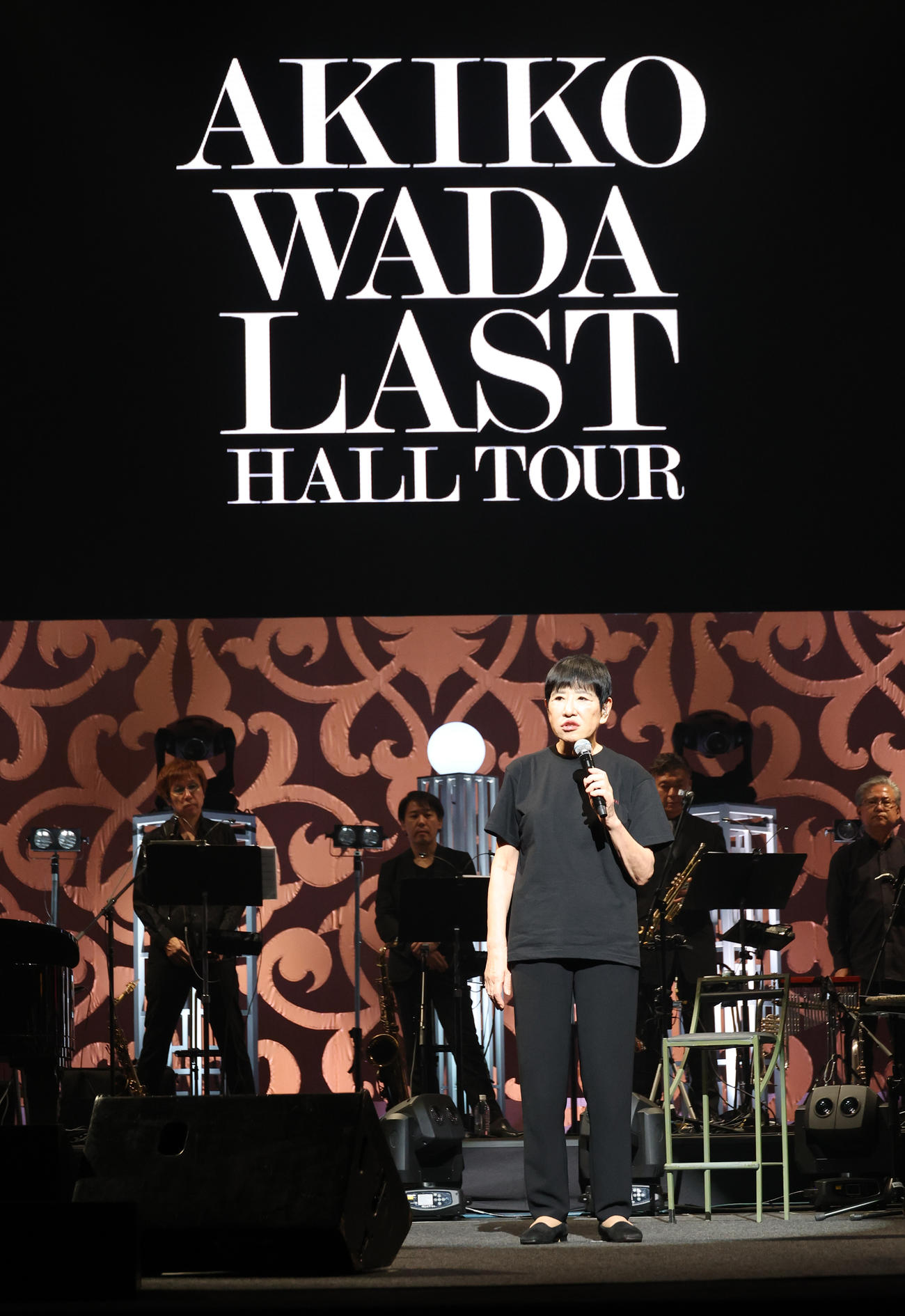 「AKIKO WADA LAST HALL TOUR」リハーサルを公開し熱唱する和田アキ子（撮影・中島郁夫）
