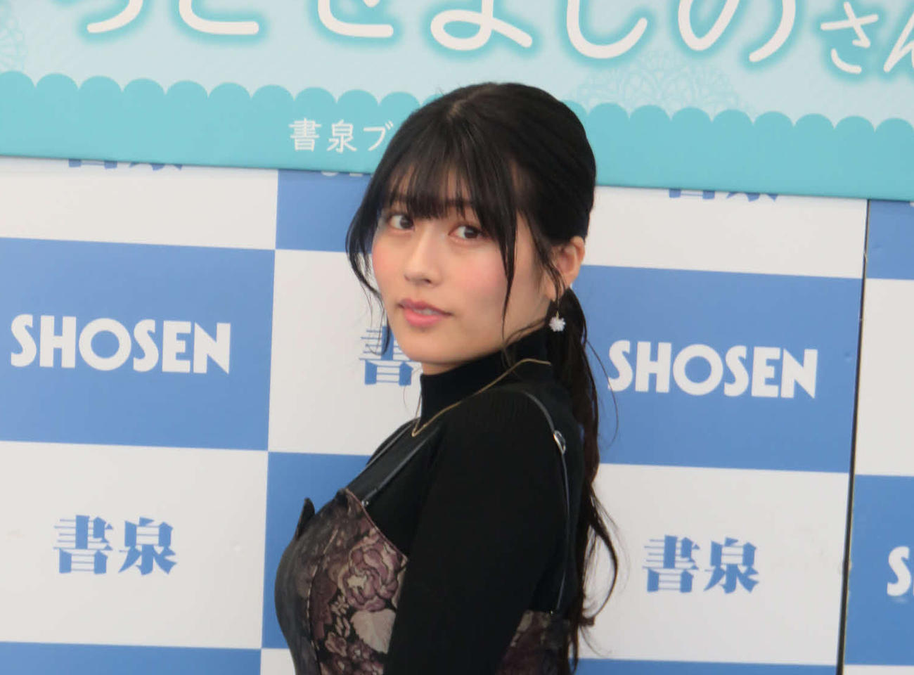 2023年のカレンダー発売記念イベントを開いたグラビアアイドルちとせよしの