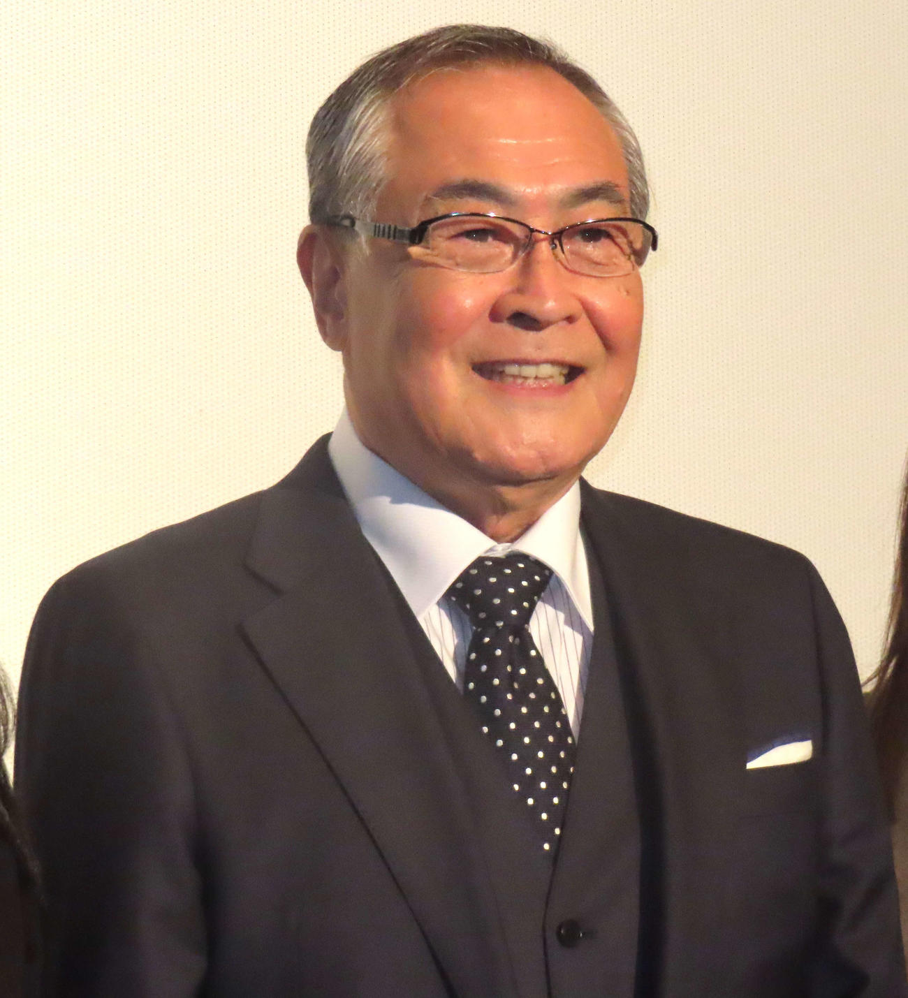 映画「シェアの法則」初日舞台あいさつに登壇した小野武彦