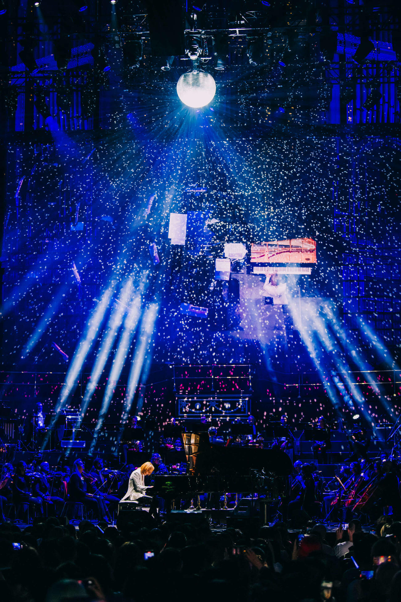 英ロイヤルアルバートホールで、クラシックワールドツアーロンドン公演を開催したYOSHIKI