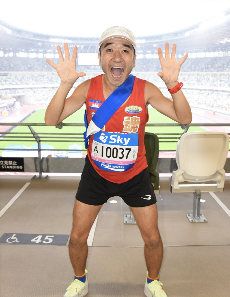 東京レガシーハーフマラソンを完走した猫ひろし