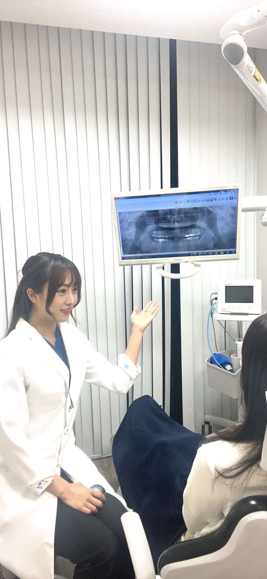 歯科医と芸能活動の二刀流で活躍する矢作有紀奈