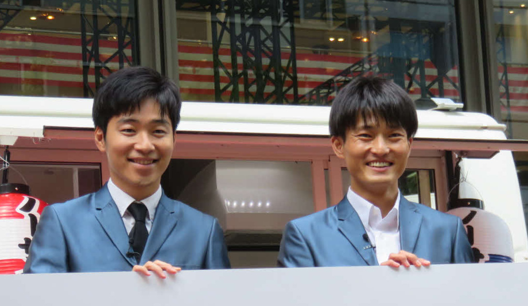 ジャルジャルの後藤淳平（左）と福徳秀介（19年9月撮影）