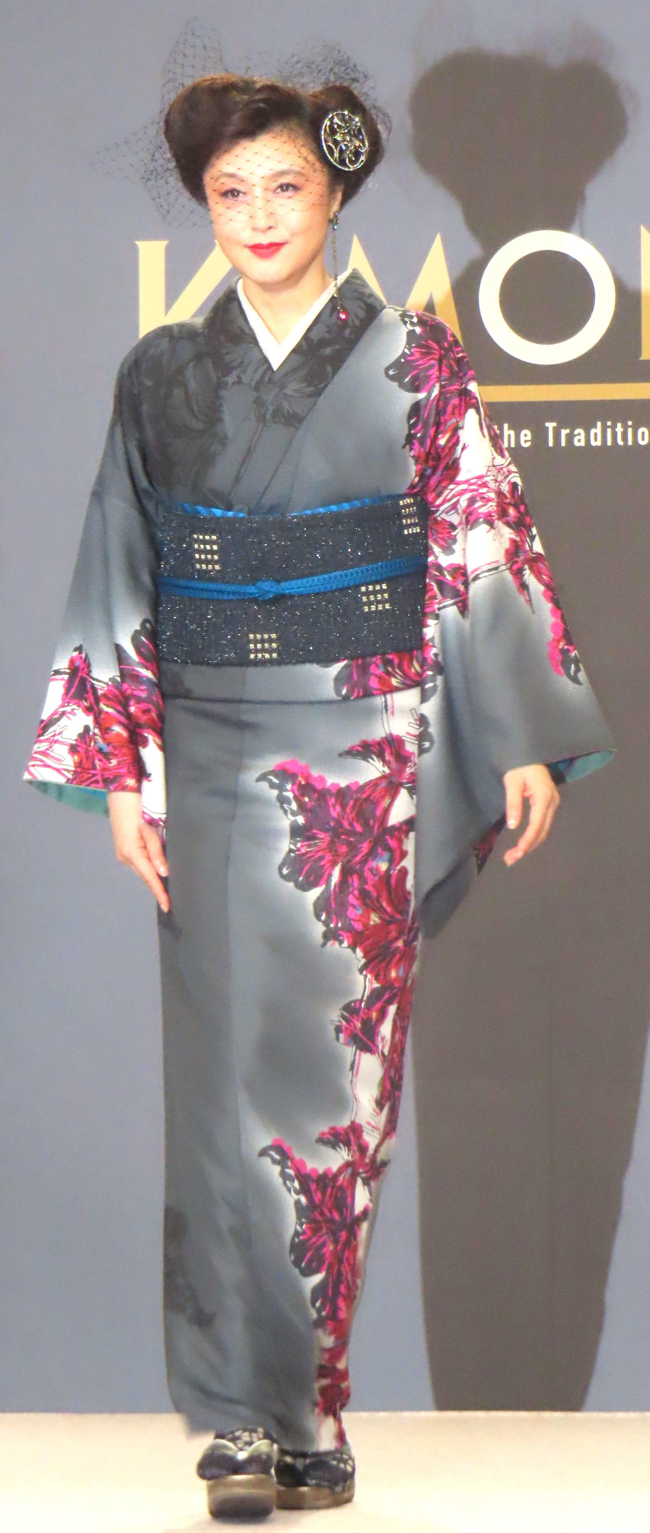 キモノイストアワード2023のランウエーに登場した藤原紀香