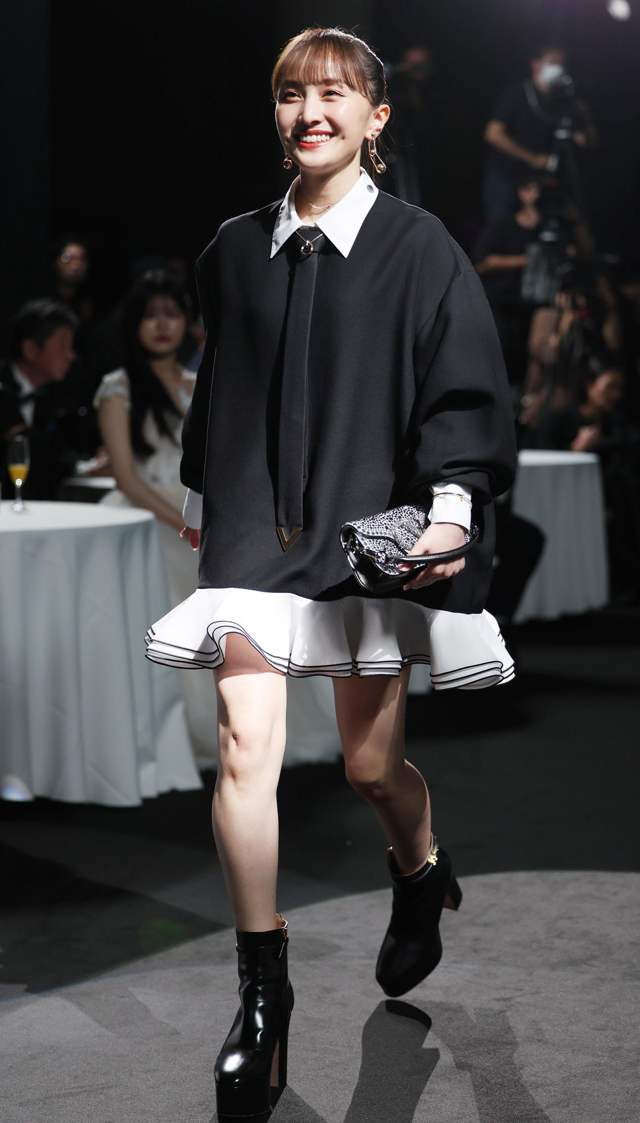 「ハーパーズバザー10周年イベント」に登場した百田夏菜子（撮影・野上伸悟）