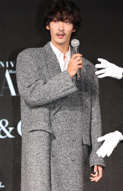 「ハーパーズバザー10周年イベント」に登場した上杉柊平（撮影・野上伸悟）