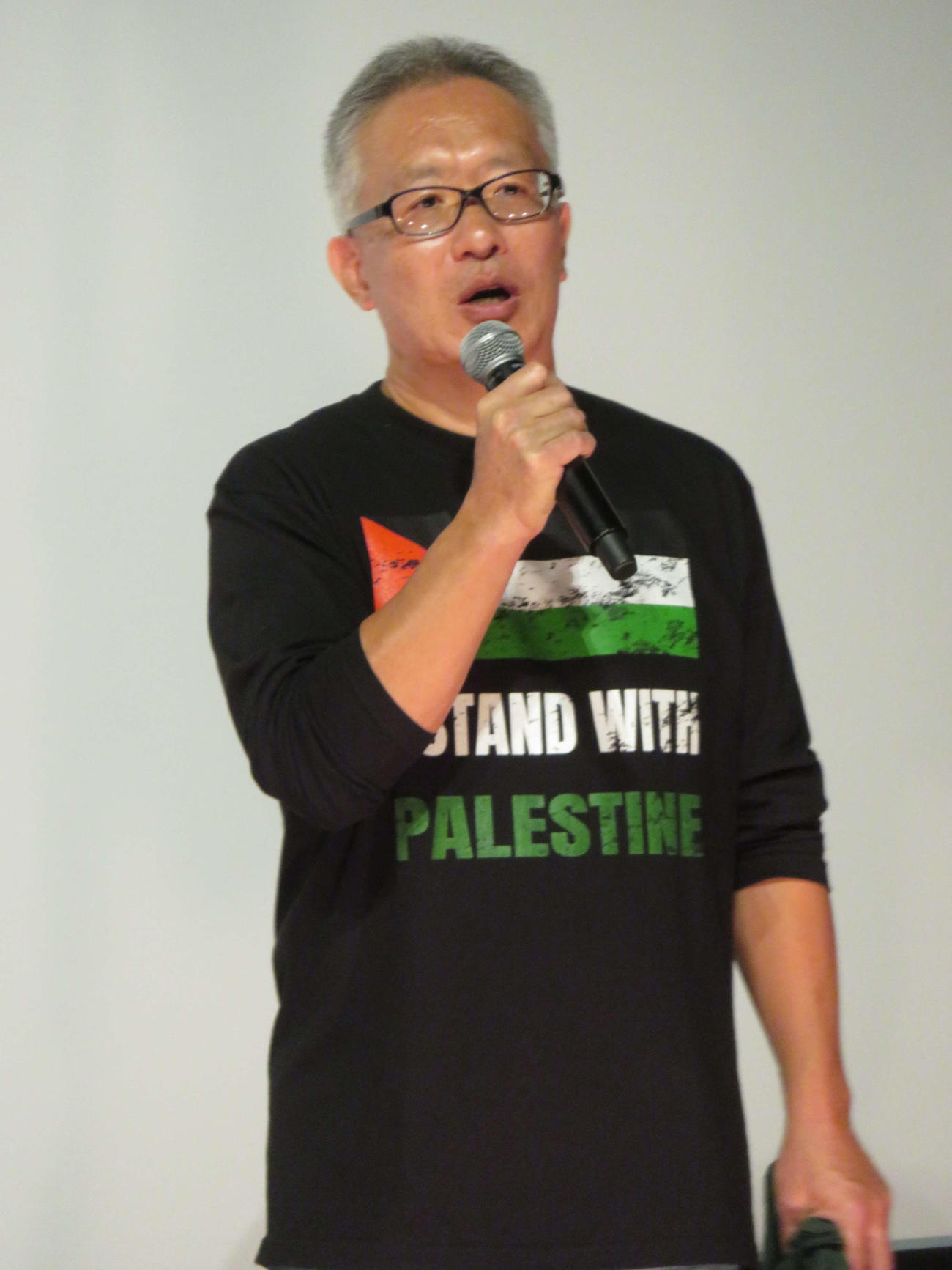 「若松孝二監督命日上映」で特別先行上映された「青春ジャック止められるか、俺たちを2」上映後、登壇した井上淳一監督（撮影・村上幸将）