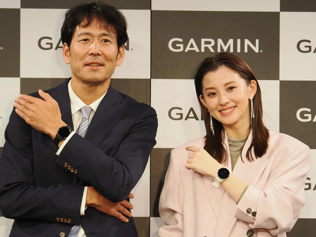 イベントに出席した朝比奈彩（右）。左はガーミンジャパンの岩田元樹代表取締役