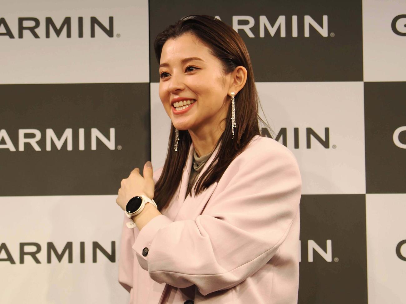 イベントに出席した朝比奈彩