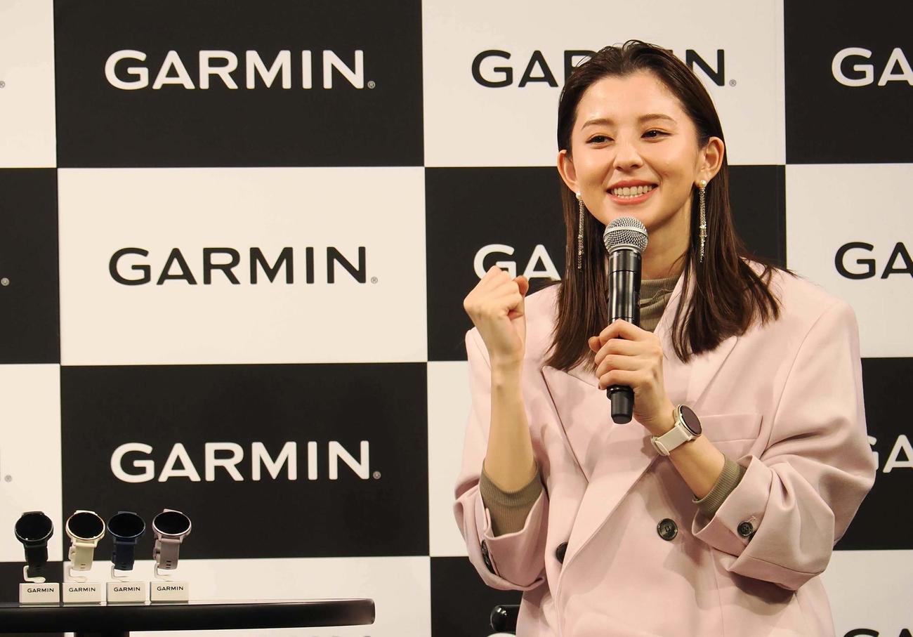 イベントに出席した朝比奈彩