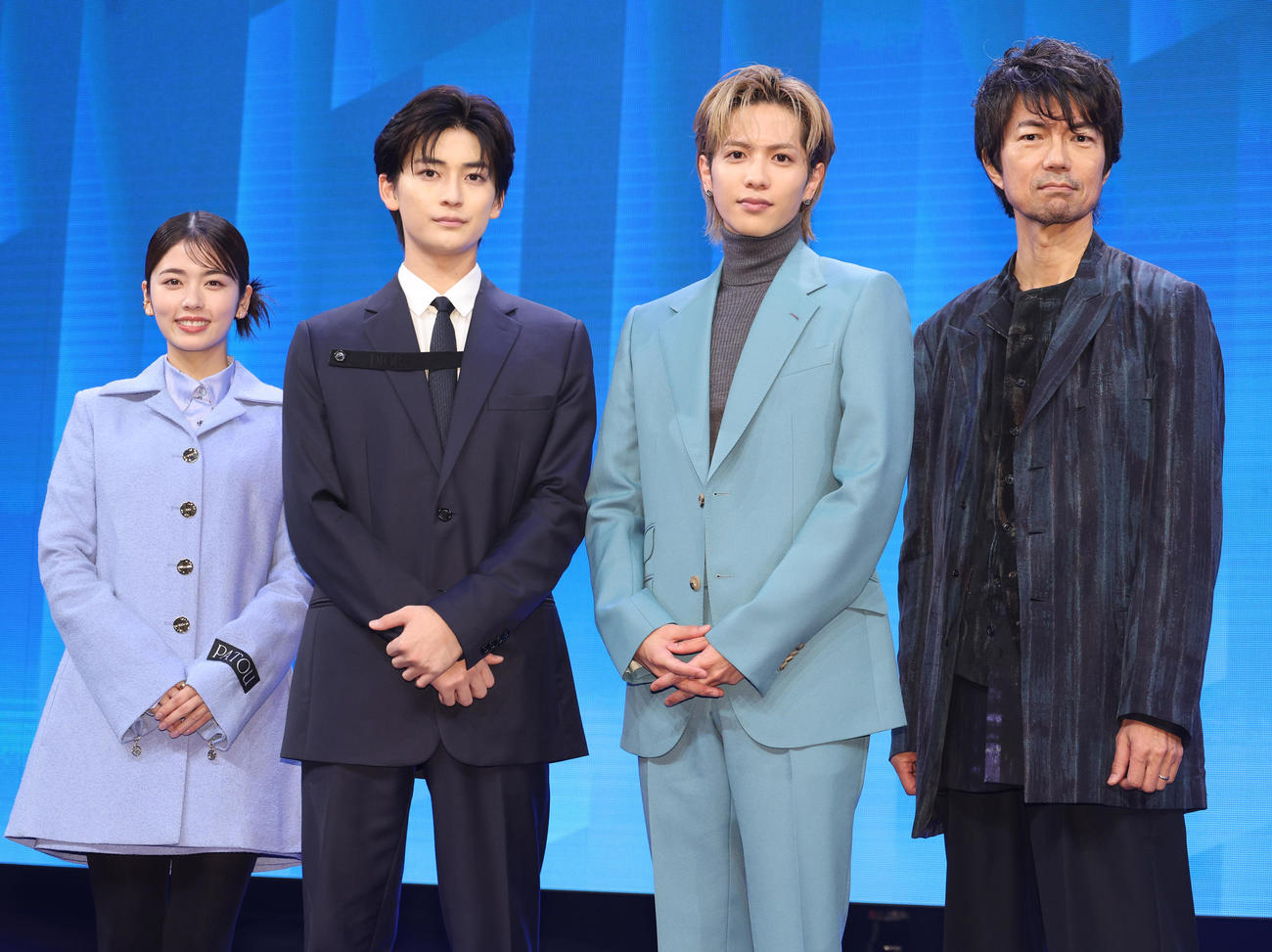 「フェルマーの料理」のキャスト、左から小芝風花、高橋文哉、志尊淳、仲村トオル（2023年10月）