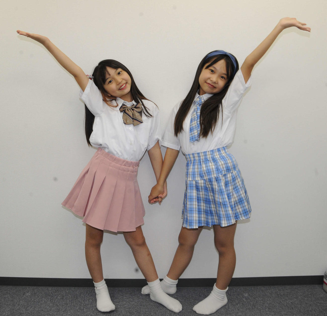 M－1グランプリ2023で注目を浴びるラブリースマイリーベイビーの、ほのの（左）と、あいり（撮影・松尾幸之介）