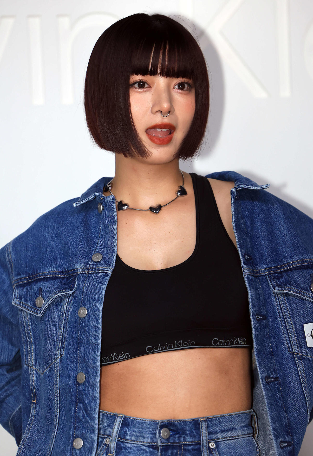 「Calvin Kleinグローバルイベント」のフォトコールでポーズを決める池田エライザ（撮影・浅見桂子）