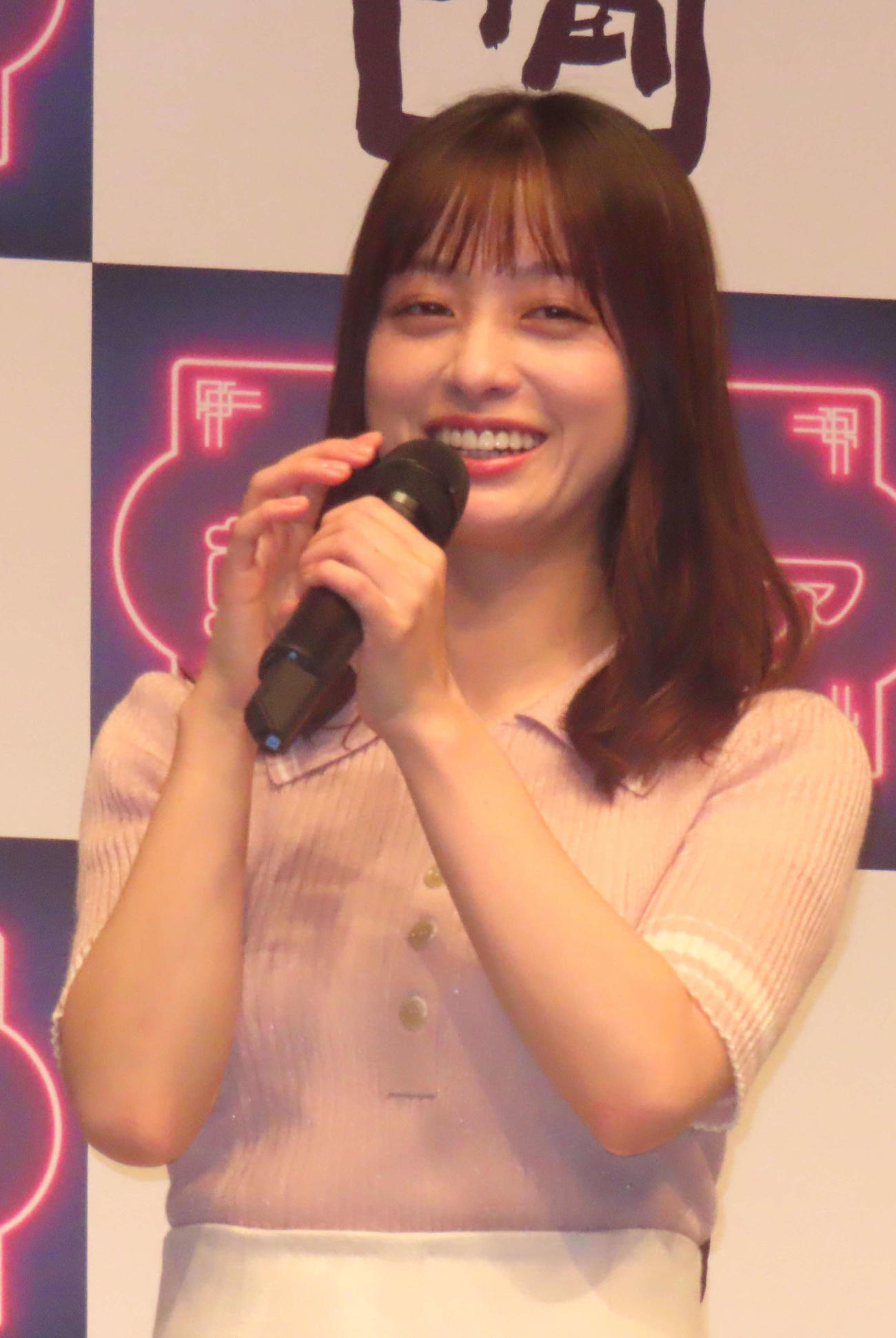 「牛角」新CM発表会に出席した橋本環奈