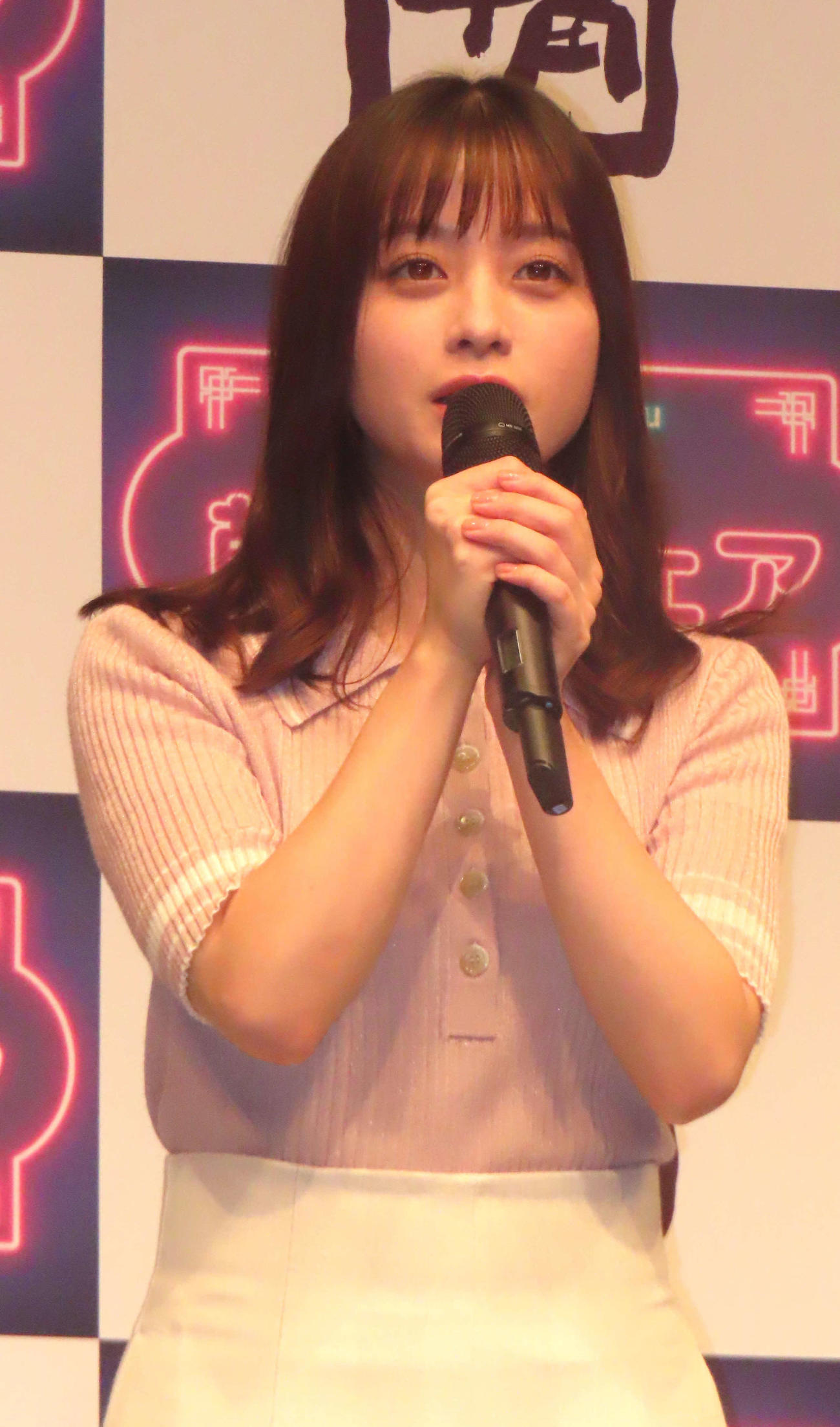 「牛角」新CM発表会に出席した橋本環奈