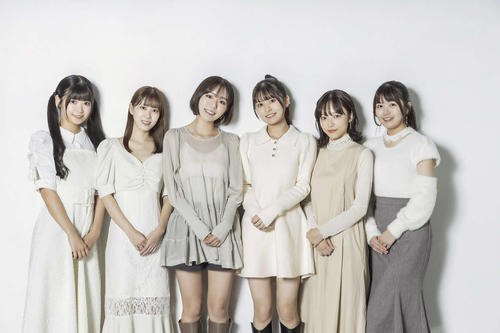 「オールナイトフジコ」の「フジコーズ」に加入した2期生。左から山中ありさ、久木田帆乃夏、井手美希、入山七菜、藤本理子、坂本結菜