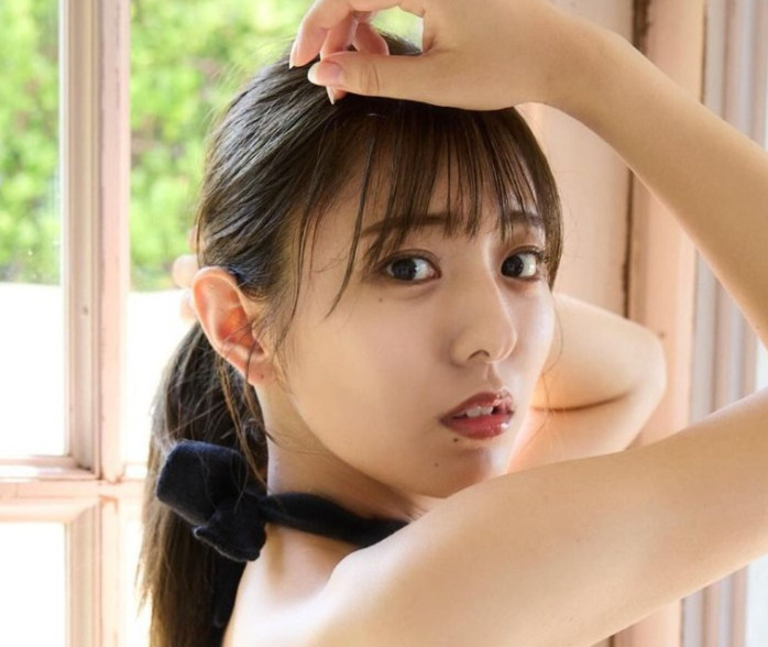 黒のオールインワン姿の白戸ゆめの（白戸ゆめののインスタグラムから）