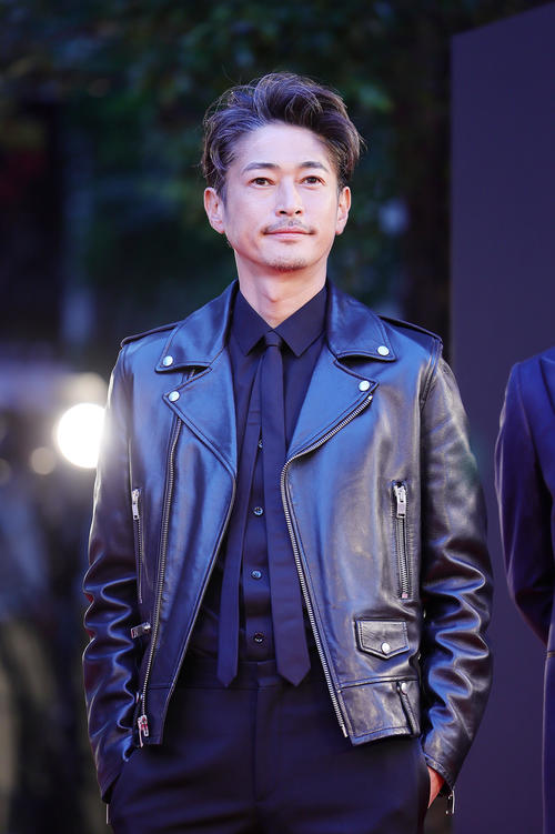 レッドカーペットに登場した窪塚洋介（撮影・足立雅史）