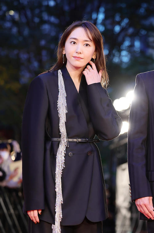 レッドカーペットに登場した新垣結衣（撮影・足立雅史）