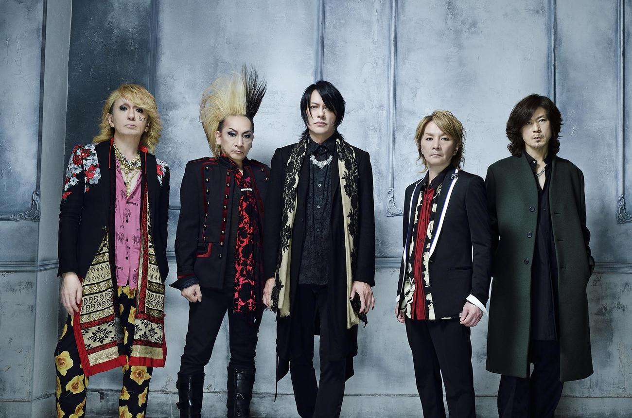 BUCK－TICKの櫻井敦司さん（中央）。左から今井寿、ヤガミ・トール、1人おいて樋口豊、星野英彦