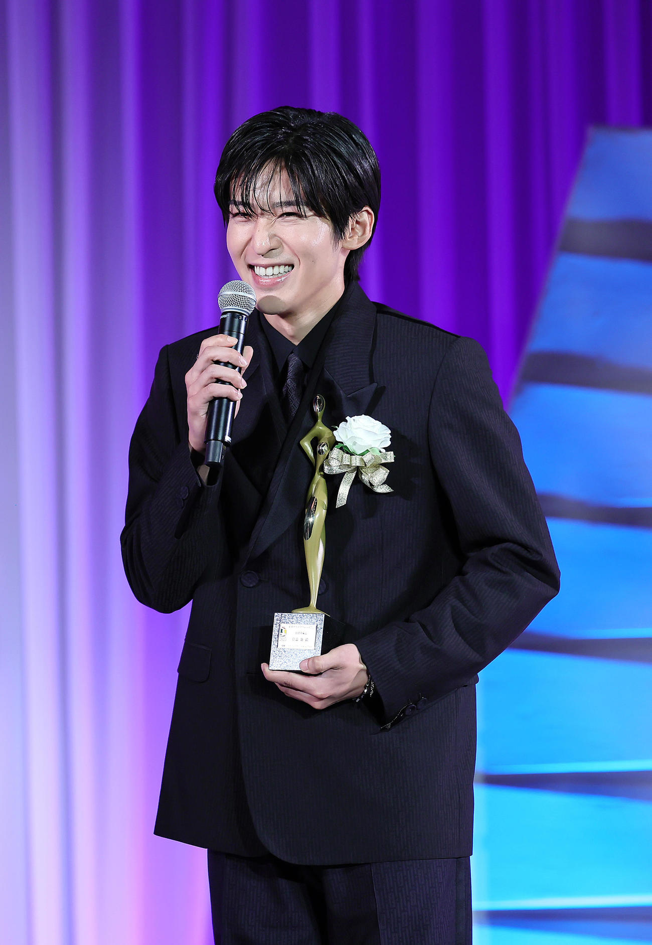 助演男優賞を受賞し、喜びを語る目黒蓮（撮影・足立雅史）