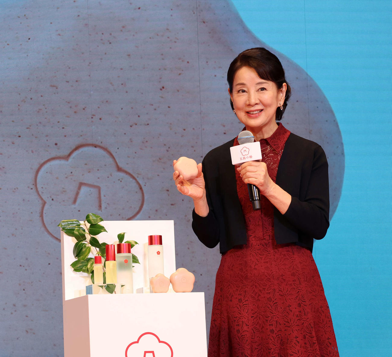 36年ぶりスキンケアCMが始まり、美容と健康についてトークする吉永小百合（撮影・村上久美子）
