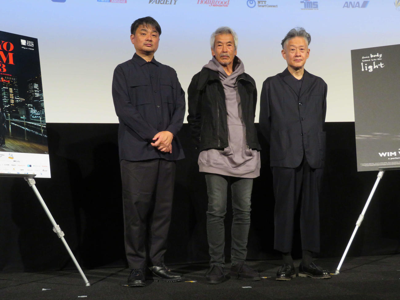 東京国際映画祭で世界初上映された短編映画「Some Body Comes Into the Light」舞台あいさつに登壇した、左から高崎卓馬氏、田中泯、三宅純（撮影・村上幸将）