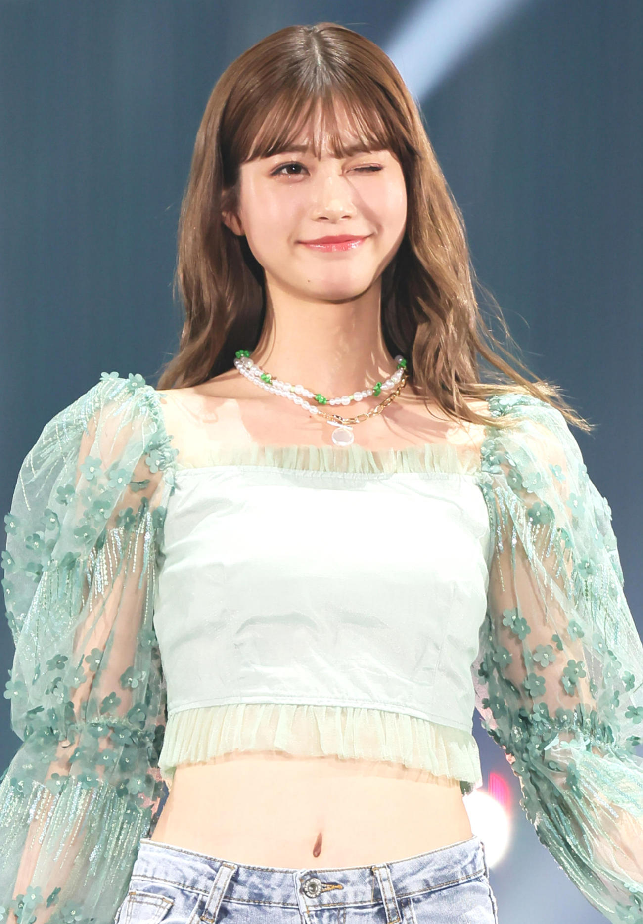 生見愛瑠「自分で髪巻きました」記念の1枚公開に「需要わかってる」「くるくるかわいすぎ」 - 芸能写真ニュース : 日刊スポーツ