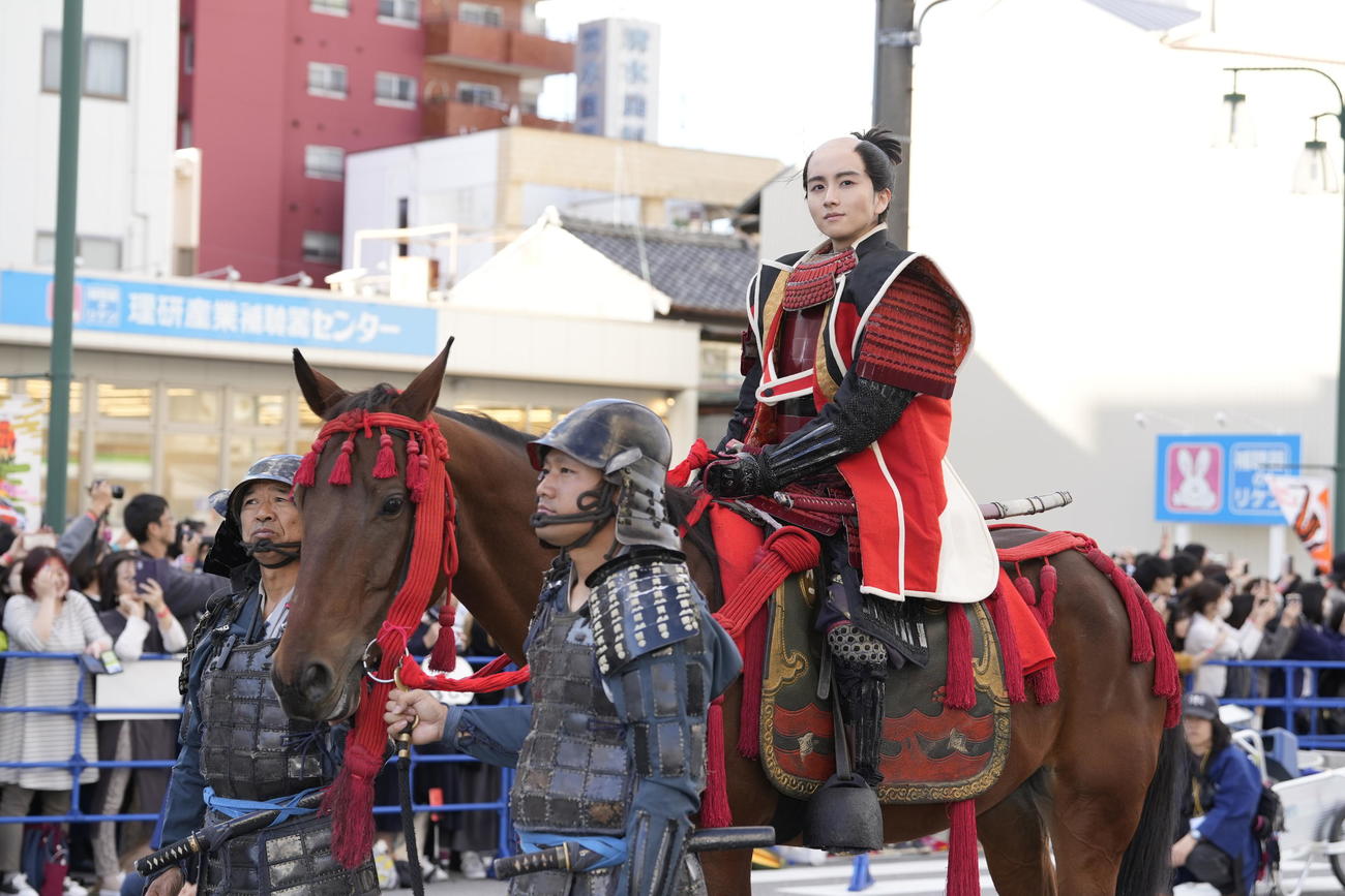 愛知・岡崎市で「家康行列」に参加した板垣李光人
