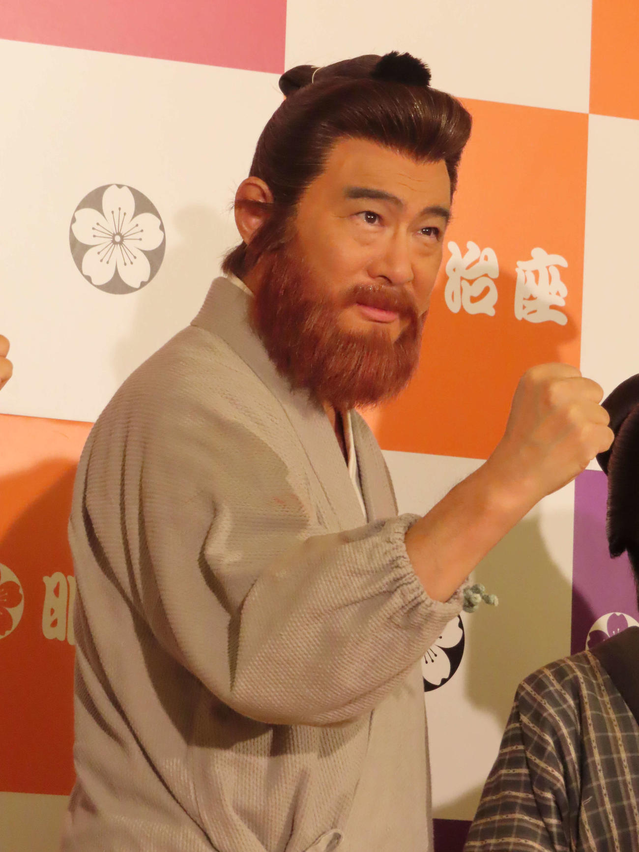 舞台「赤ひげ」の初日公演後に取材に応じた船越英一郎