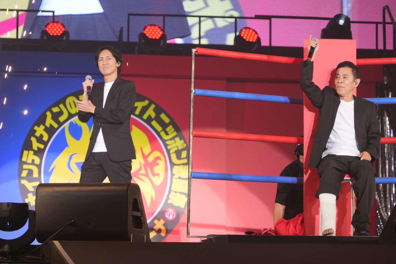 ニッポン放送「ナインティナインのオールナイトニッポン歌謡祭」に出演したナインティナインの岡村隆史（右）と矢部浩之