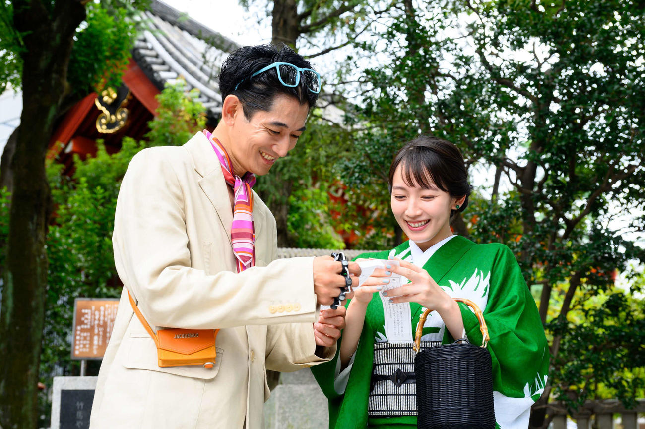 「時をかけるな、恋人たち」に出演する永山瑛太、吉岡里帆（C）カンテレ