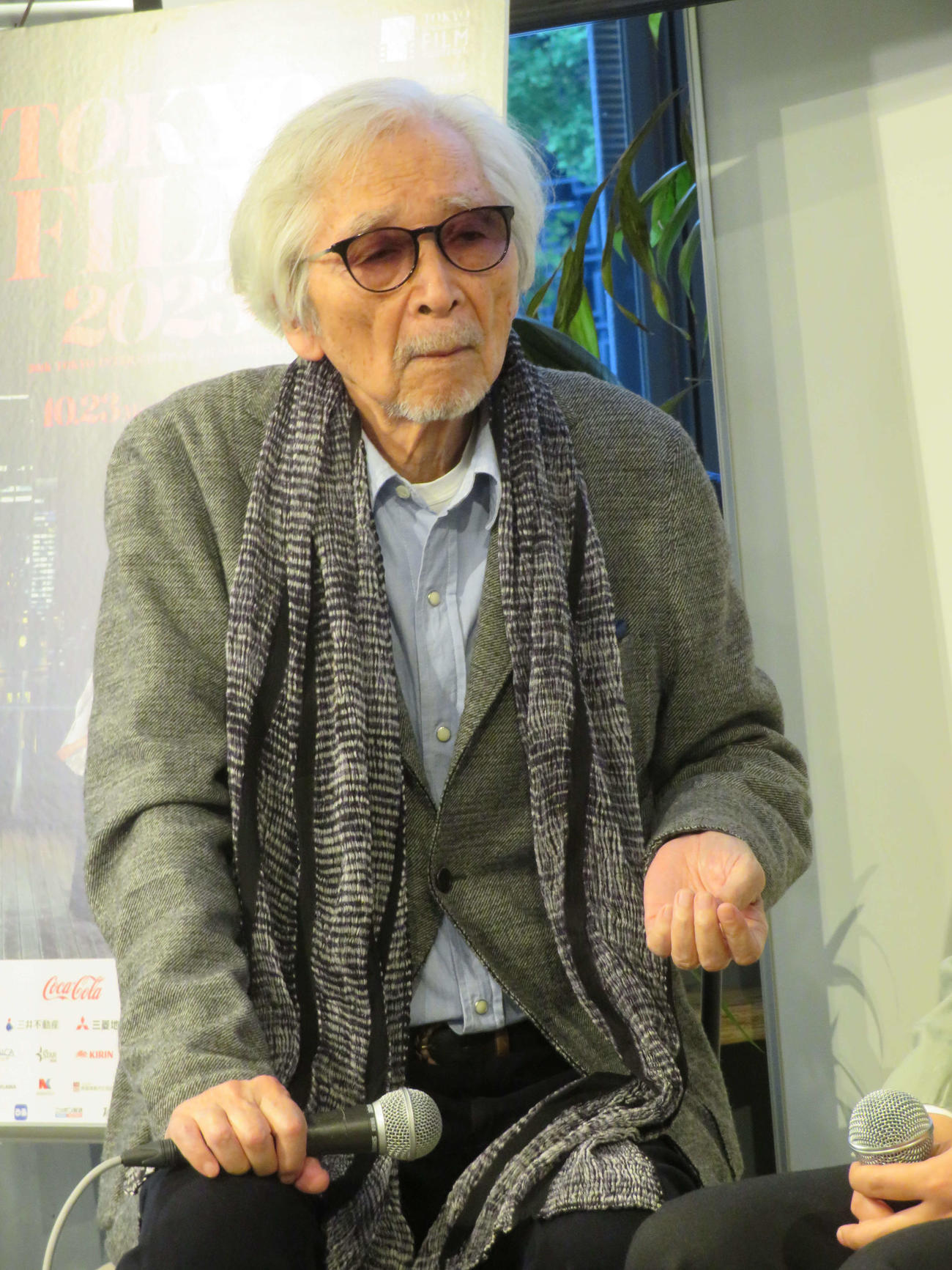東京国際映画祭でグー・シャオガン監督と対談した山田洋次監督（撮影・村上幸将）