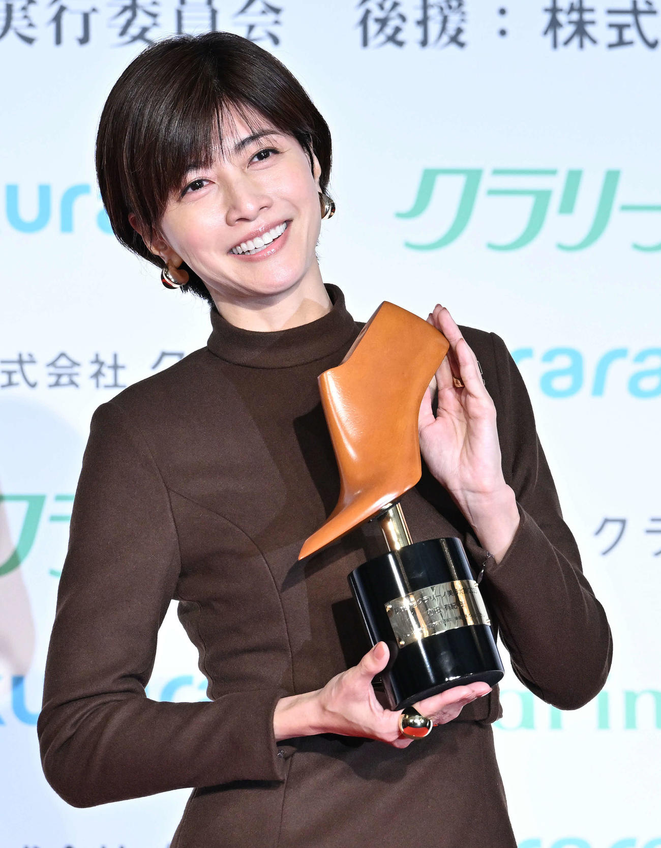 オーバー40ty部門を受賞した内田有紀（撮影・滝沢徹郎）