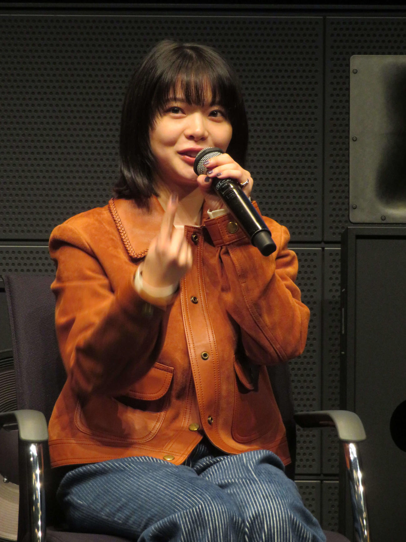 第1回「丸の内映画祭」で「ヴェンダースの世界に強く共鳴した若手映画人が語り合う」と題し、工藤梨穂監督とトークを行った岸井ゆきの（撮影・村上幸将）