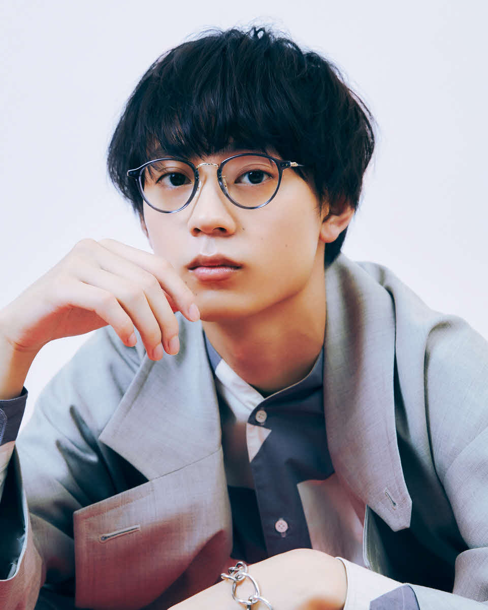水沢林太郎の人生初グッズとなるカレンダーからの1カット