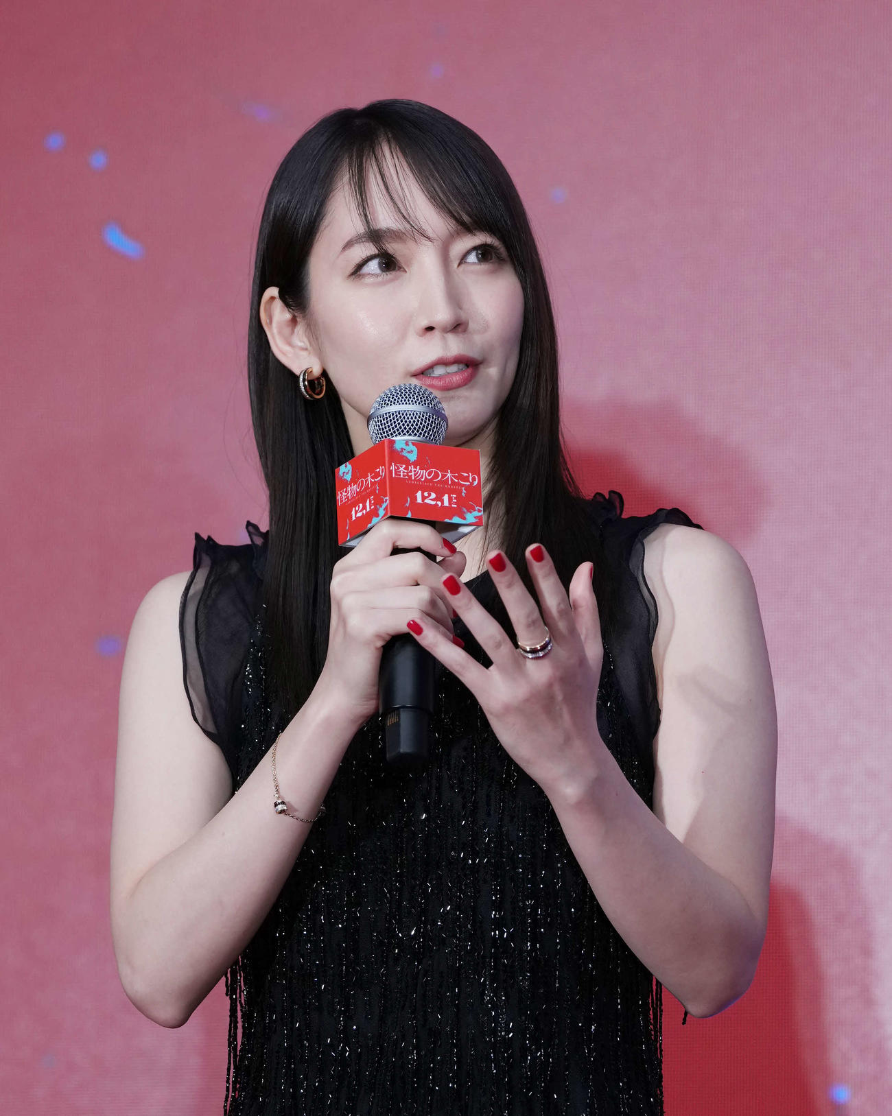 映画「怪物の木こり」完成報告会に臨む吉岡里帆（撮影・小沢裕）