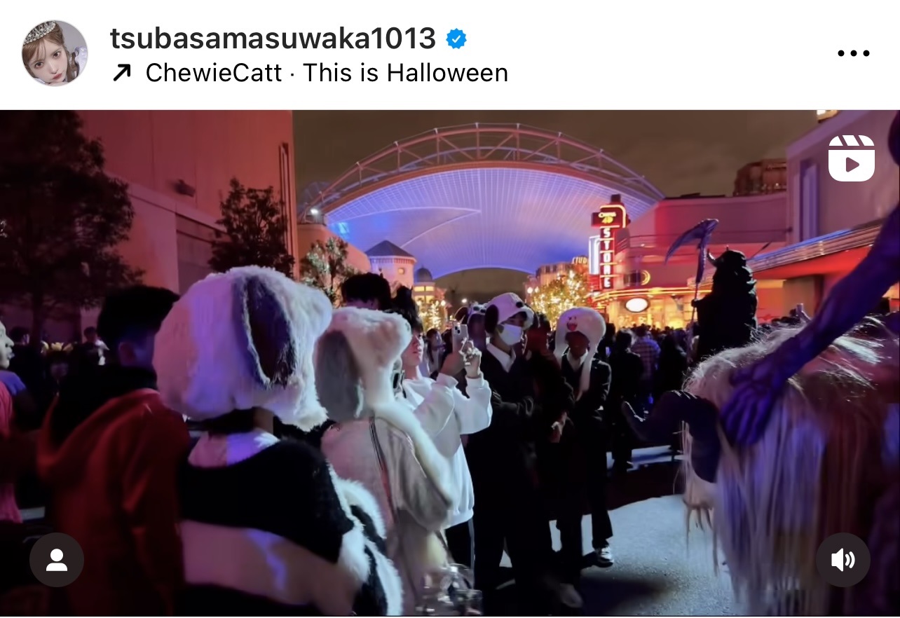 おそろいのスヌーピーの帽子をかぶってハロウィーンイベントを楽しむ益若つばさと鈴木奈々（益若つばさのインスタグラムから）